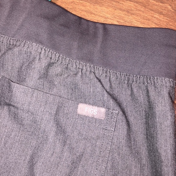 Figs Livingston graphite size small nurses scrubs - Picture 7 of 8